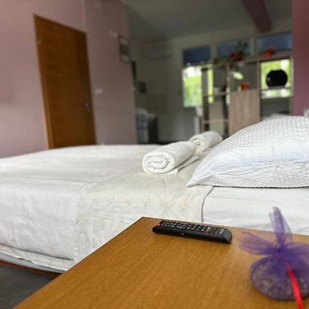 Apartments Brkic Lozovac Eksteriør bilde